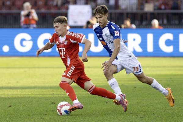 卡尔首秀大放异彩：接过穆西亚拉42号球衣，坦言榜样力量是前进动力