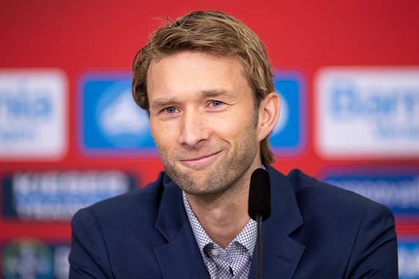 勒沃库森高层回应欧冠分组：期待挑战强敌，目标直指16强