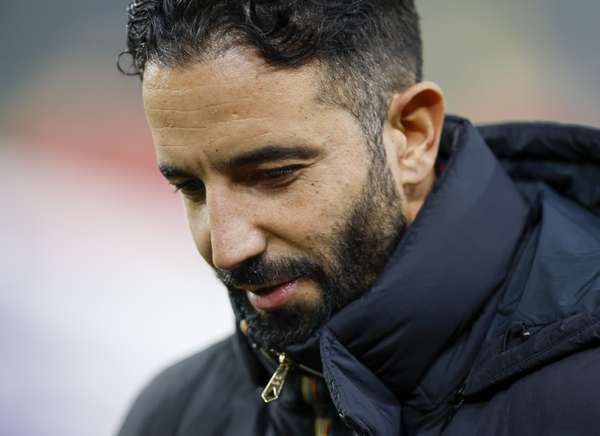 曼联高层忧虑阿莫林去留，3后卫体系引发更衣室反弹