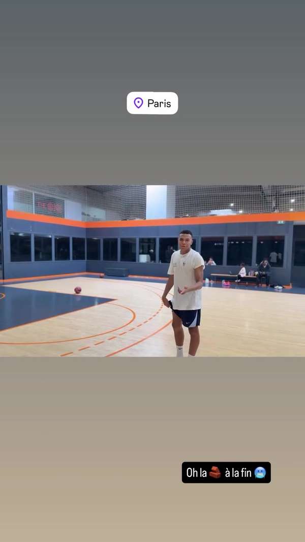 篮球场上的神龟秀：姆巴佩三分挑战两连中，错失“戴帽”引尖叫