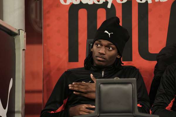 米兰球星莱奥伤情更新：初始诊断为肌肉轻微拉伤，实为比目鱼肌撕裂