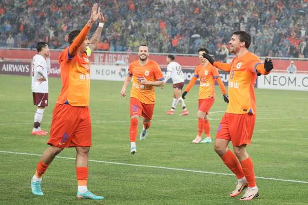 战术重构激活锋线火力，瓦科7轮14球刷新中超纪录