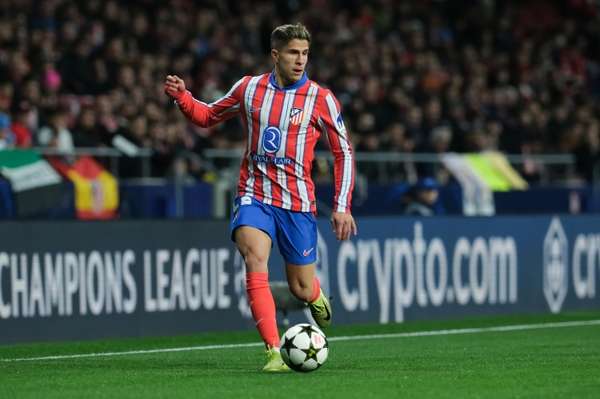 马竞锋线警报！小西蒙尼训练中肌肉不适，周末联赛出战存疑