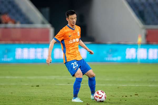 老将彭欣力转战西海岸 现身海口冬训营引关注